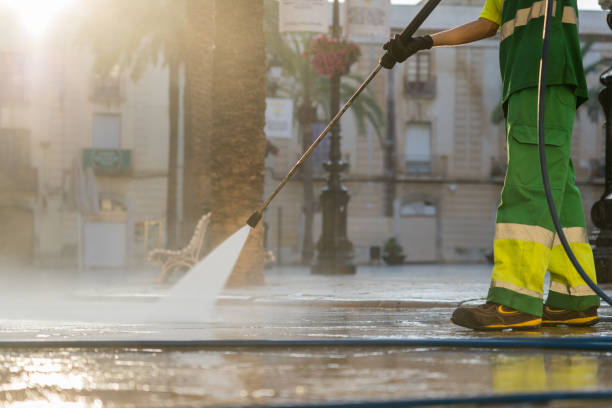 Professional Pressure Washing Services in La Riviera, CA